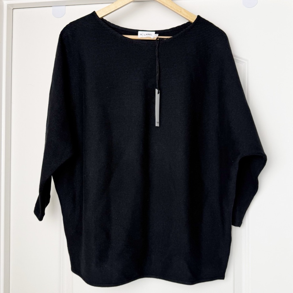 R Label Black Ribbed Pullover Size Large